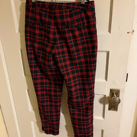 Cropped Plaid Pants - Picture 2 of 3